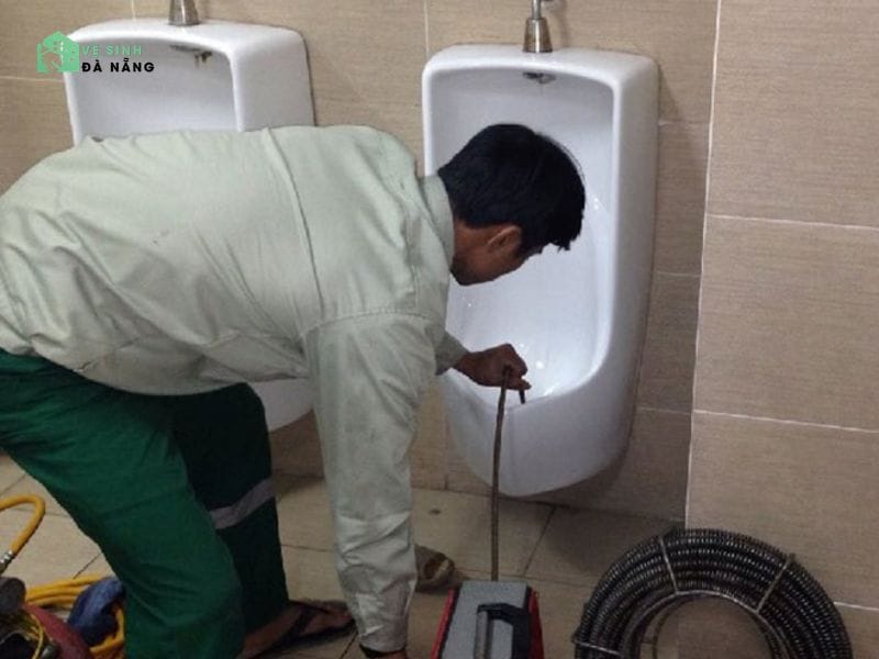 Trang thiết bị và công nghệ thi công