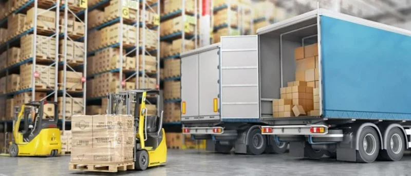 Khoảng cách và thời gian vận chuyển ảnh hưởng đến phí 